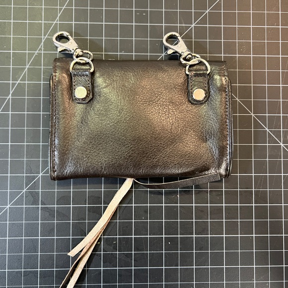 EUC Small leather wallet with clips for a belt - Picture 2 of 6